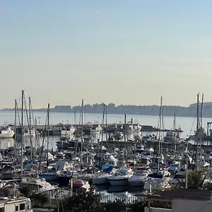 https://apartamentos-la-caleta.es-andalucia.com