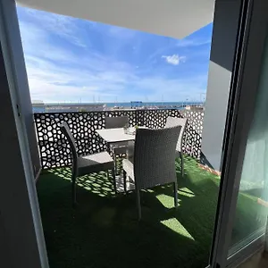 https://apartamentos-la-caleta.es-andalucia.com